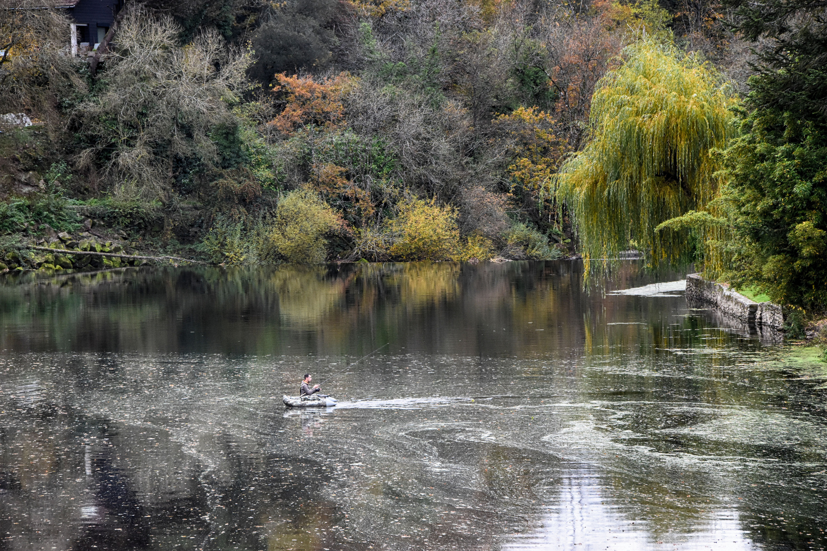 Et au milieu coule une rivière...