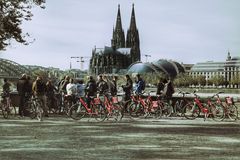 Et ceci, .......est la cathédrale de Cologne