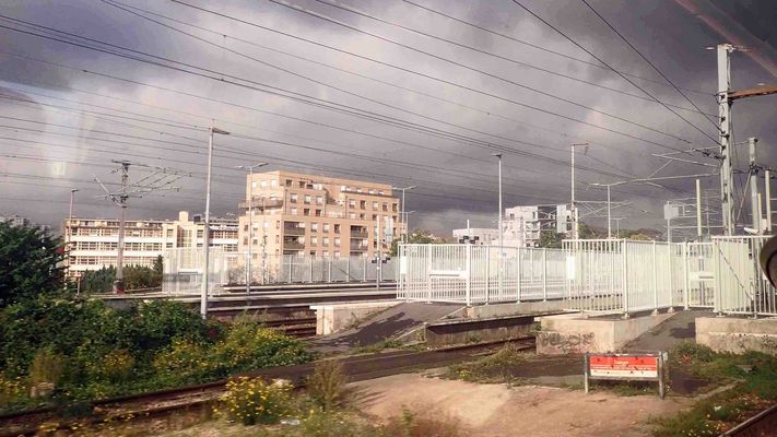 Et défilent les fils ...