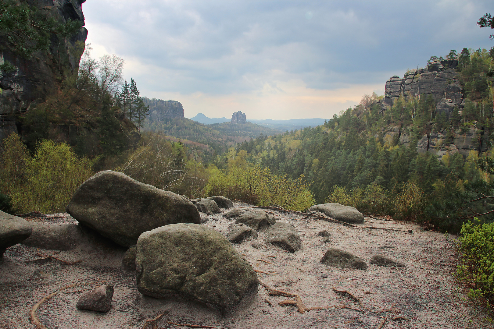 Etappe 4 - Blick auf die Schrammsteine und die sächsische Schweiz