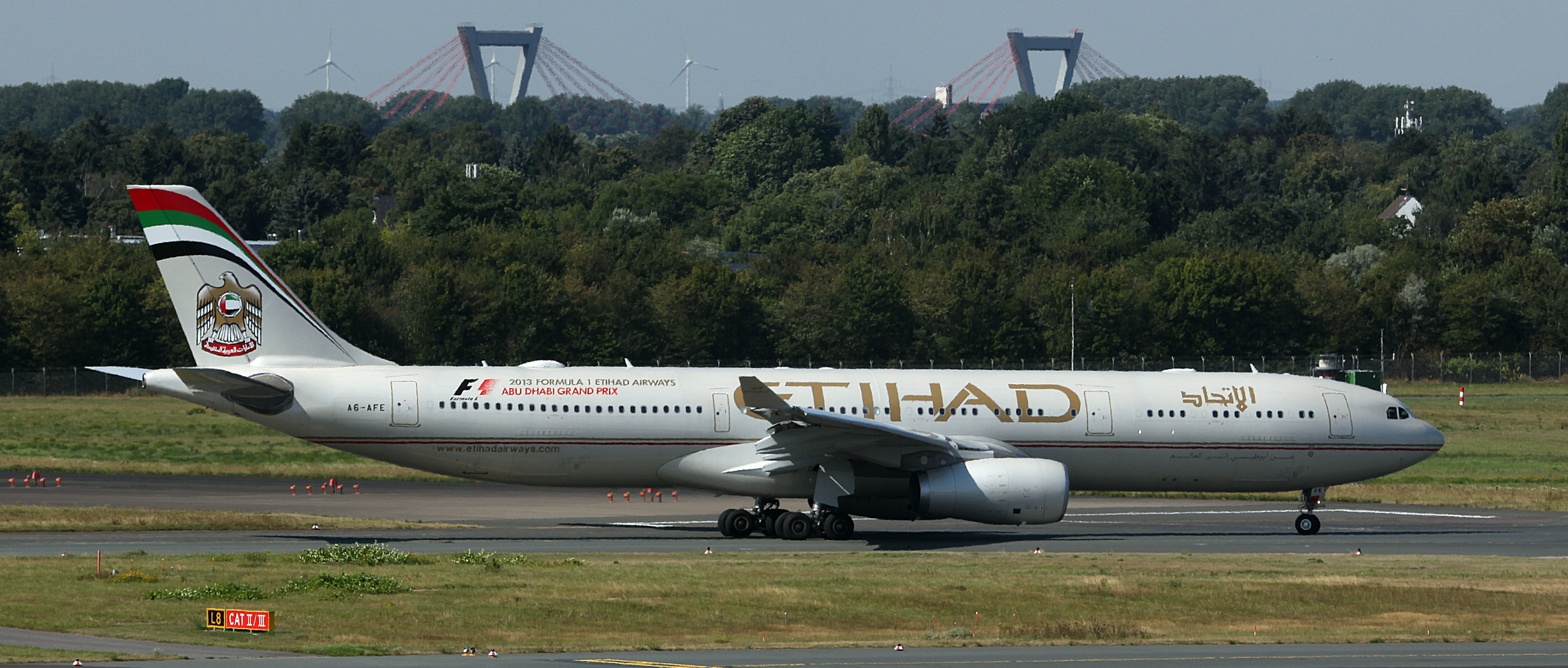 ETIHAD A340-343 AG-AFE Abu Dhabi Grand Prix 2013