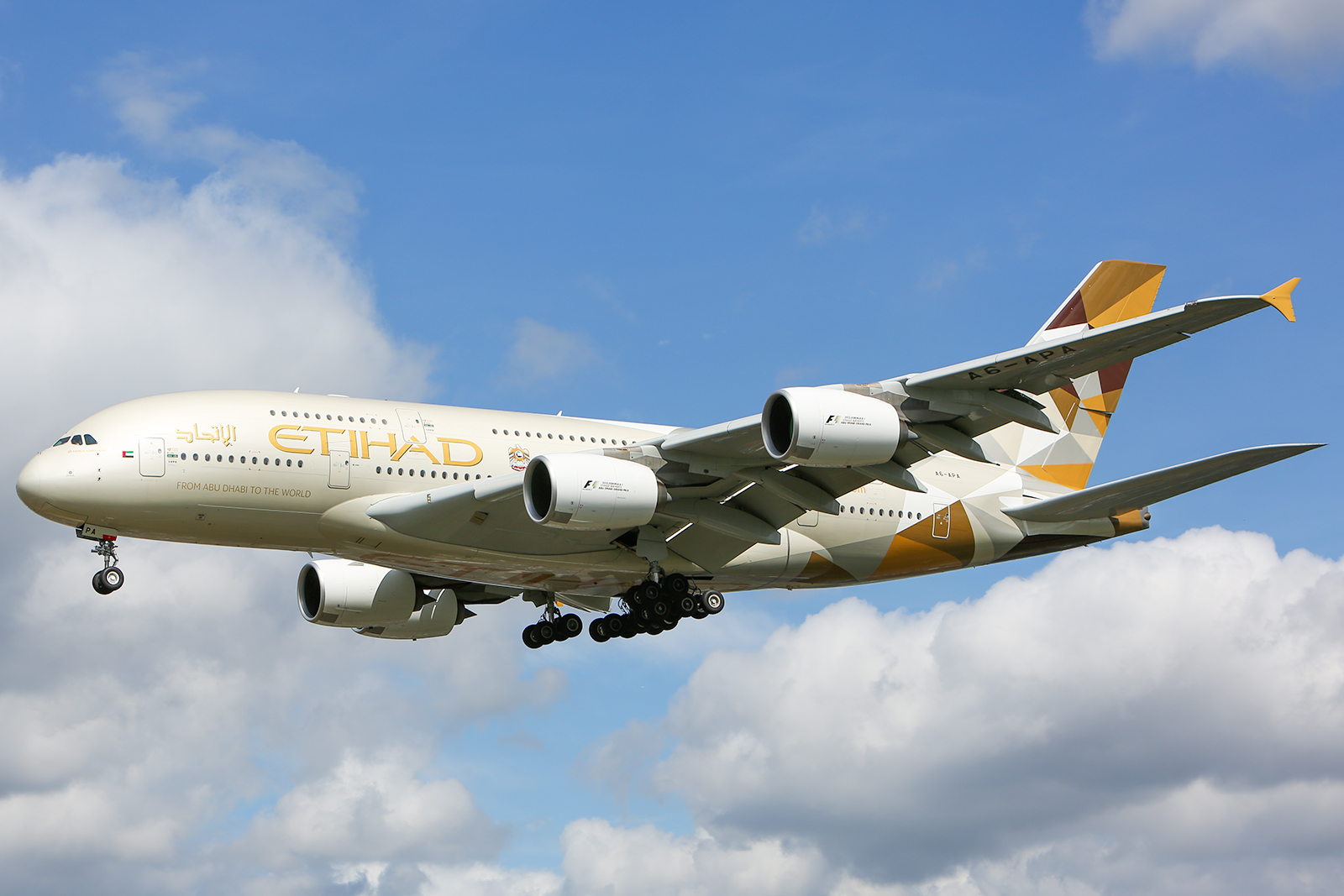 Etihad (A6-APA)