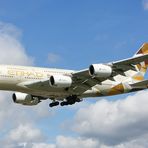 Etihad (A6-APA)