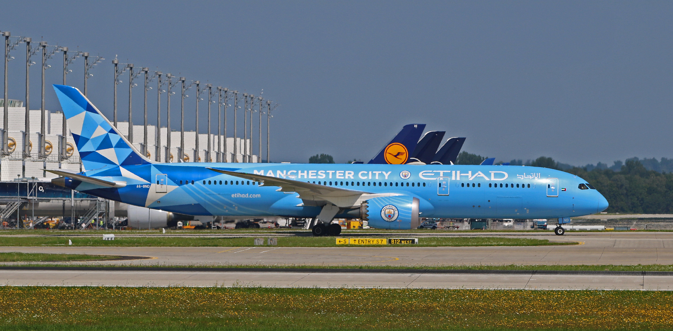 ETIHAD AIRWAYS / Manchester City Livery