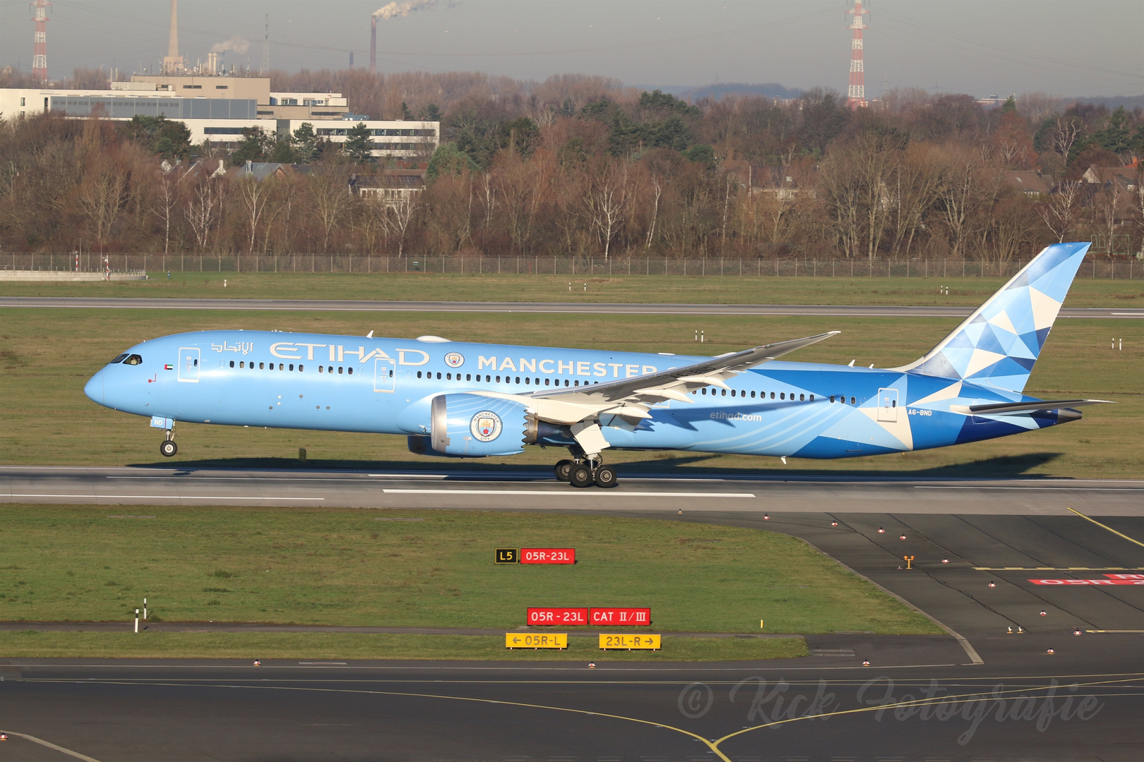 Etihad Boeing 787 "Manchester City" Livery Reg.: A6-BND