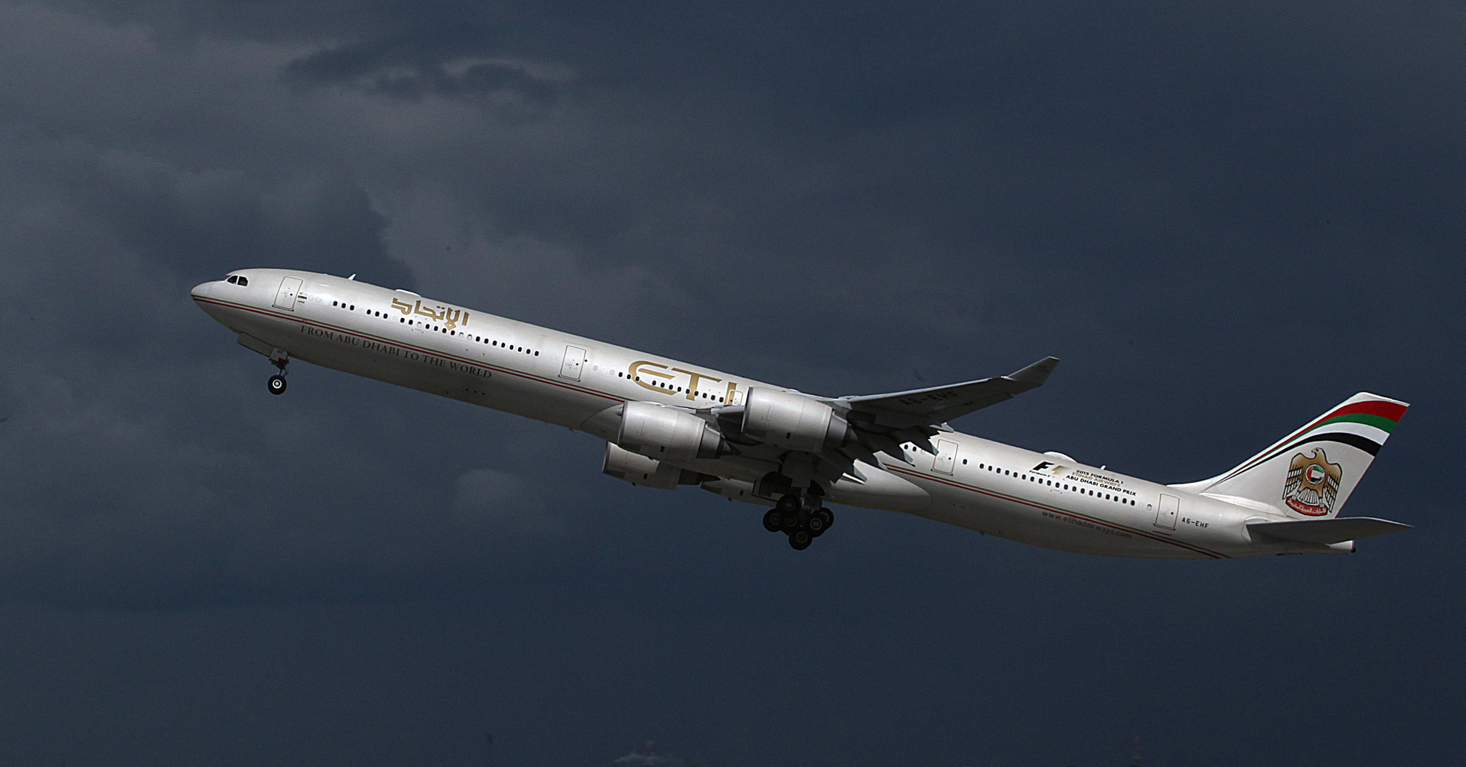 Etihad Formel-1 Abu Dabi 2015 AIRBUS A 340