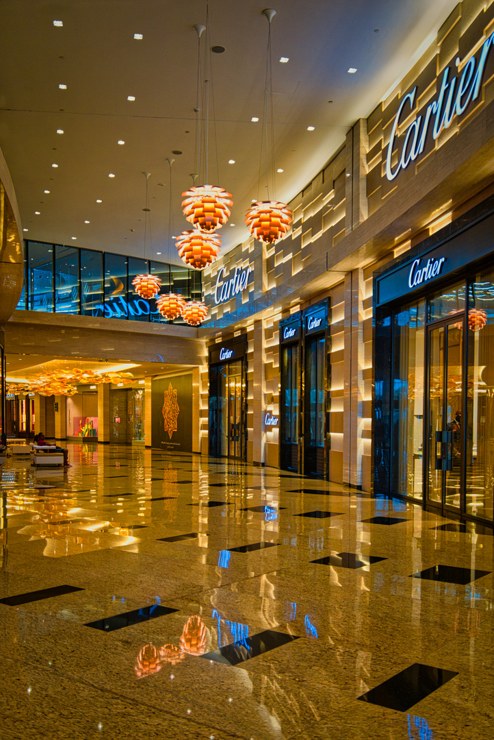 Etihad Towers Hotel - Shops