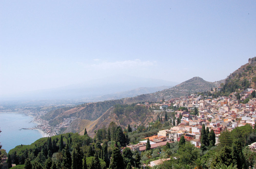 Etna versteckt sich und verrät sich doch