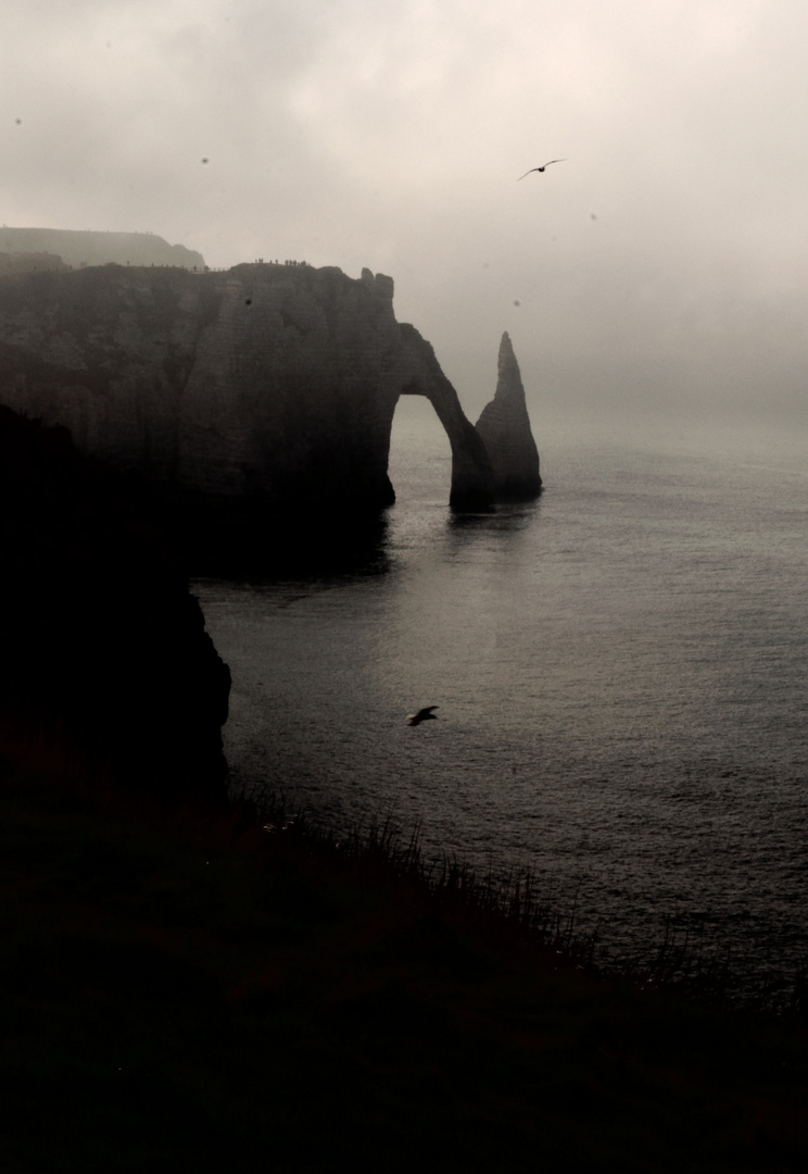 Etretat par temps de brouillard