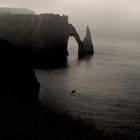 Etretat par temps de brouillard