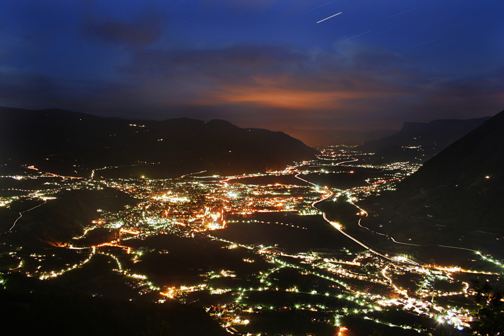 Etschtal - Blick auf das abendliche Meran