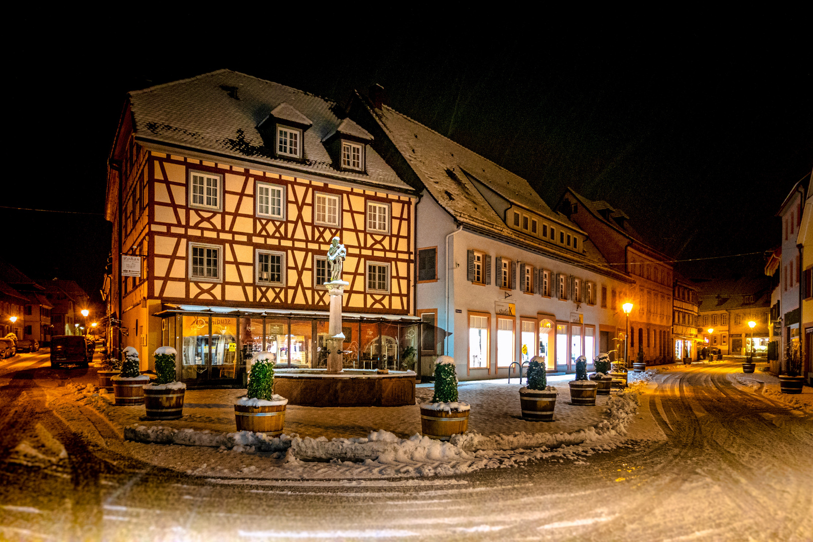 Ettenheim Nachtaufnahme der Rohanstraße 