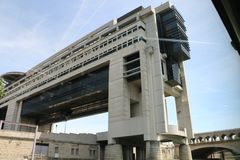  Etwas andere Sicht der Brücke  auf der SeineBrücke