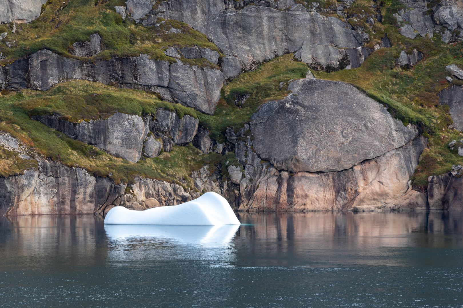 Etwas Eisberg im Prinz-Christian-Sund auf Grönland