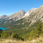 Etwas Farbe bei dem Wetter. Blick vom Staller Sattel 2052 m (Grenzübergang nach Östereich) auf...