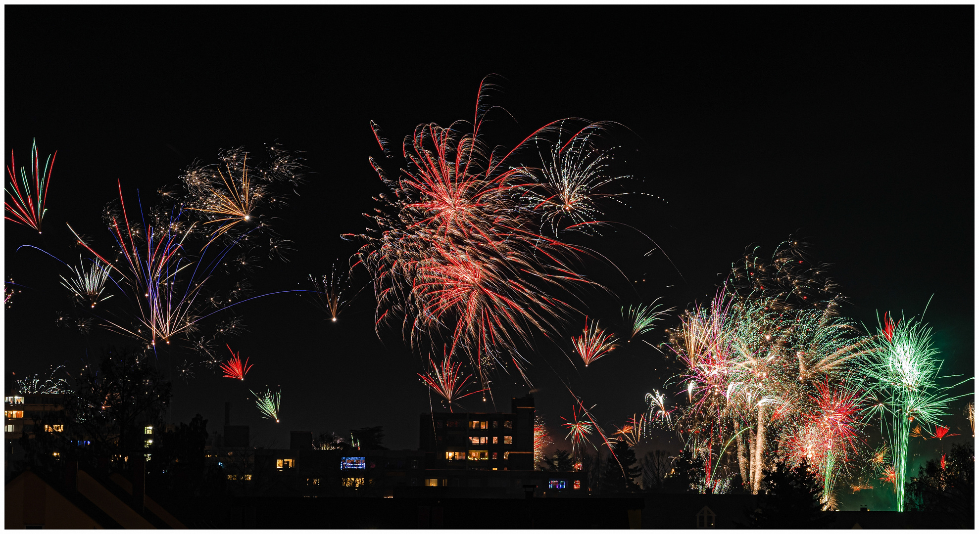 Etwas Feuerwerk von heute Nacht !