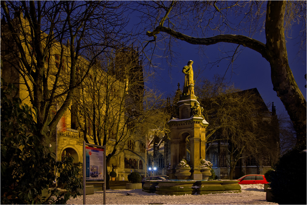 etwas " Rot " am Mecatorbrunnen