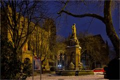 etwas " Rot " am Mecatorbrunnen