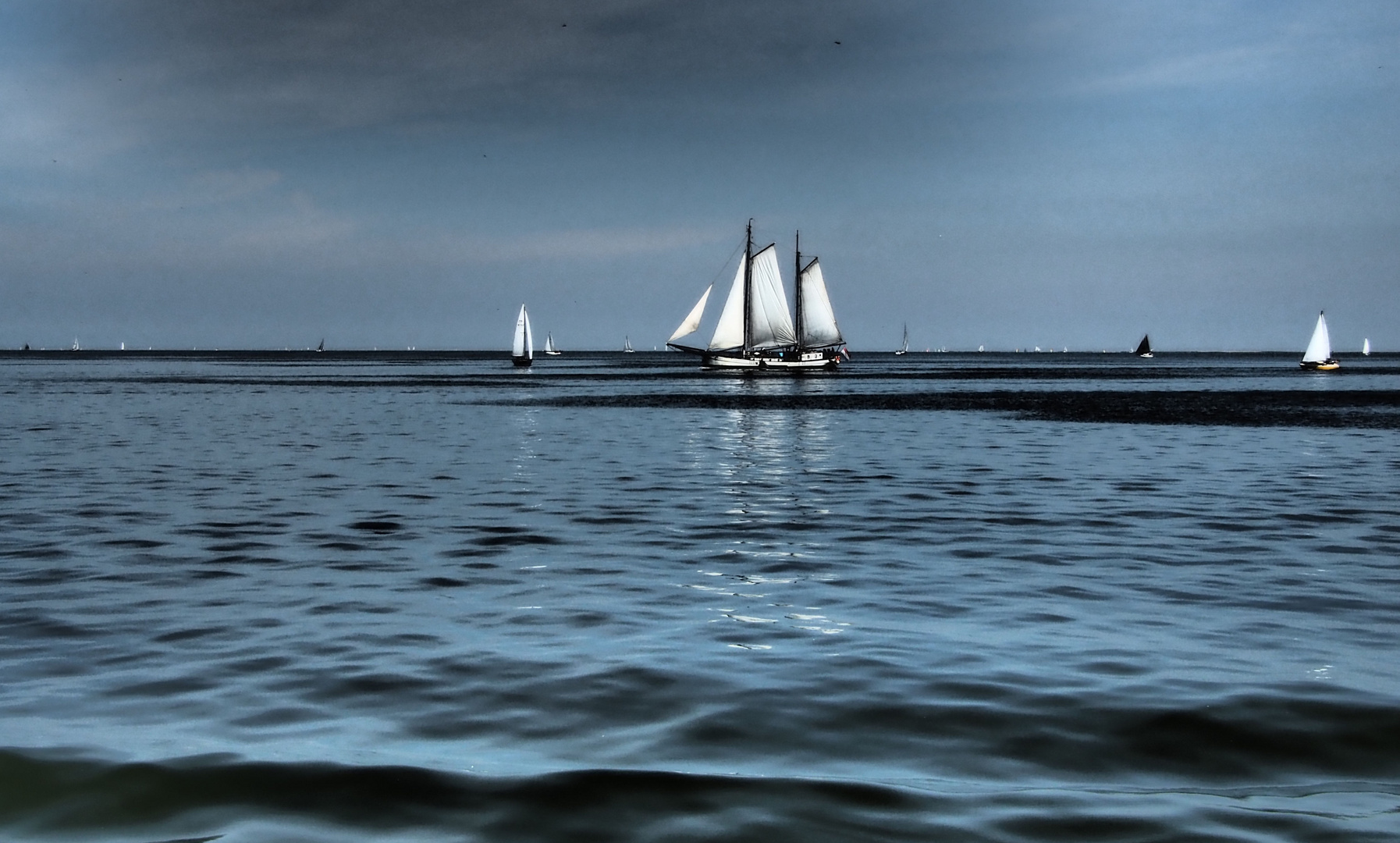 Etwas Spiegelung am Ijsselmeer...