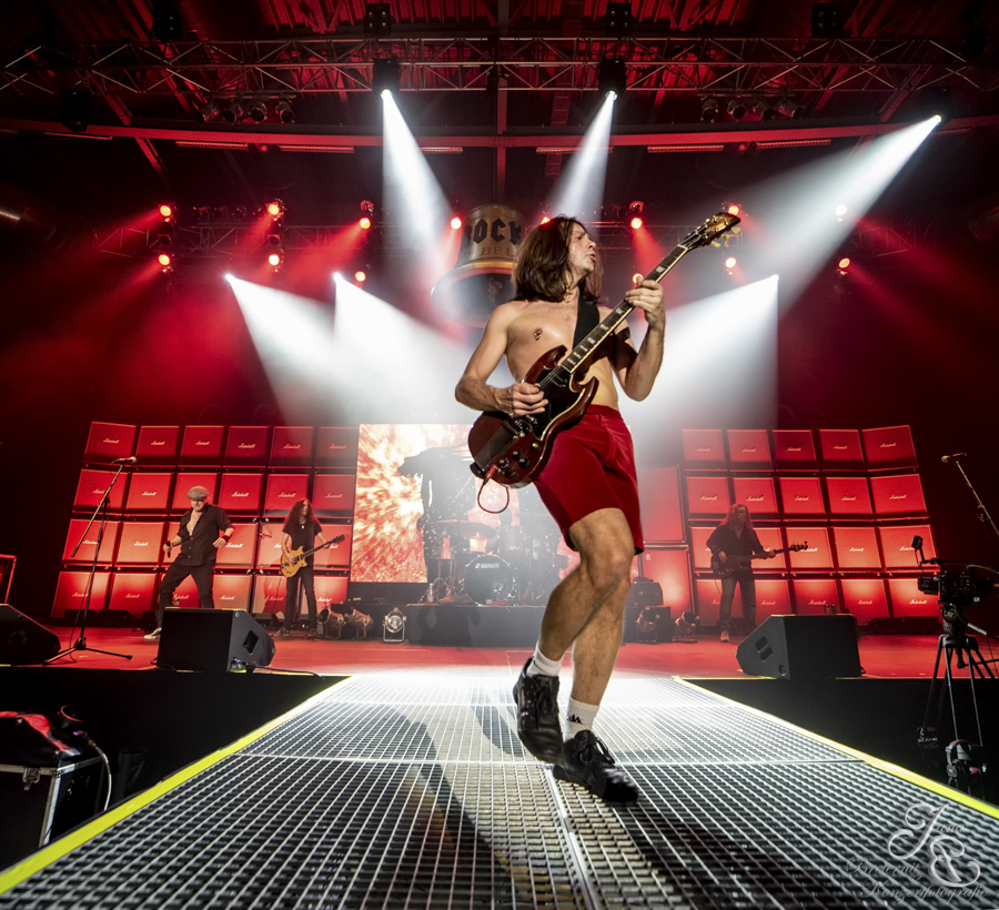 Eugen Torscher als Angus Young