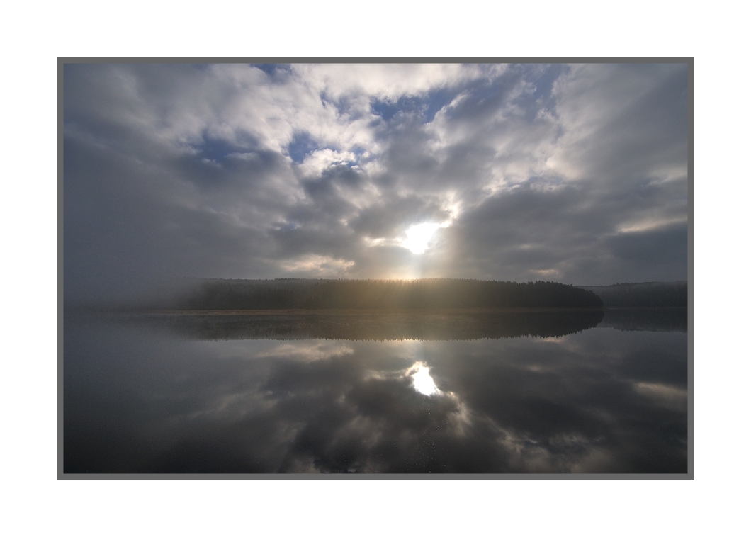 Eupens Talsperre im Novemberlicht...