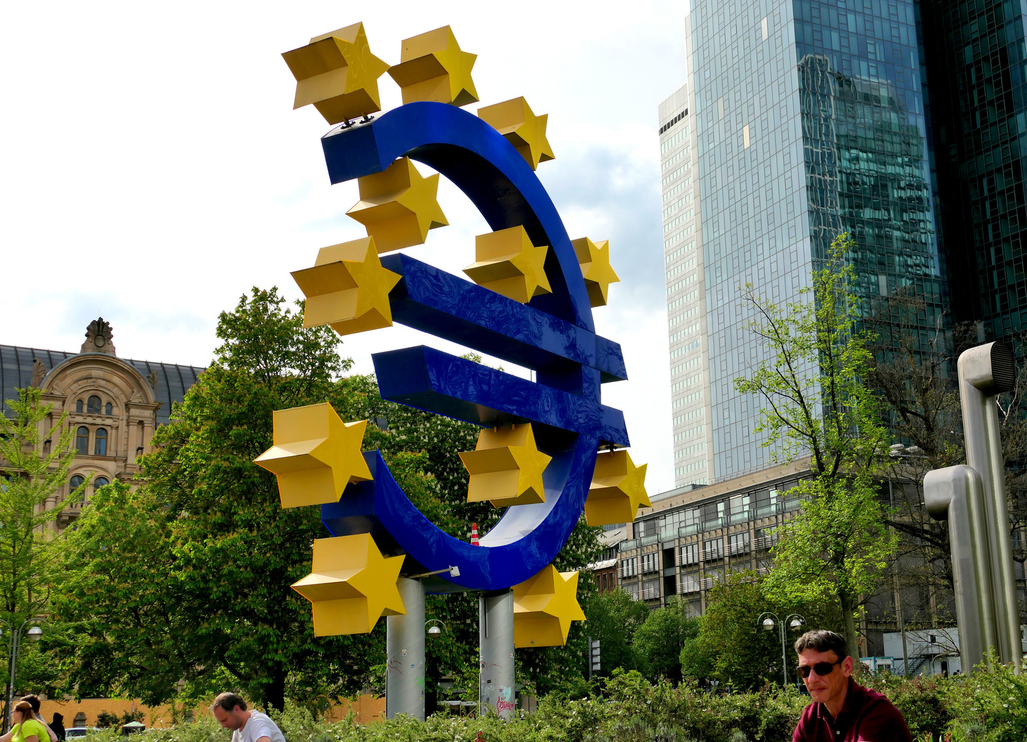 Euro-Skulptur (2)