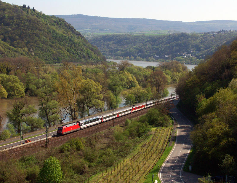 EuroCity 100 Chur - Köln - Hamburg bei Bacharach am Rhein