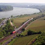 EuroCity 100 Chur - Köln - Hamburg bei Nierstein am Rhein, 9.5.2006