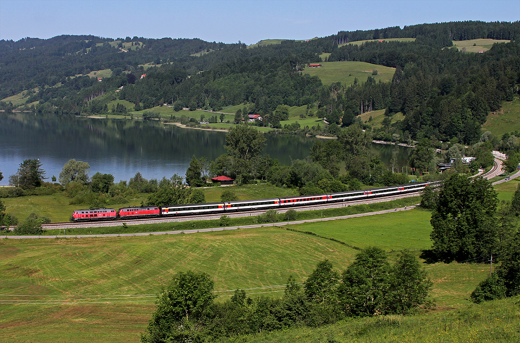 EuroCity am Alpsee