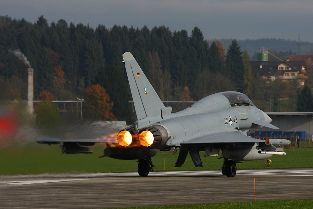 Eurofighter mit schönem Nachbrenner