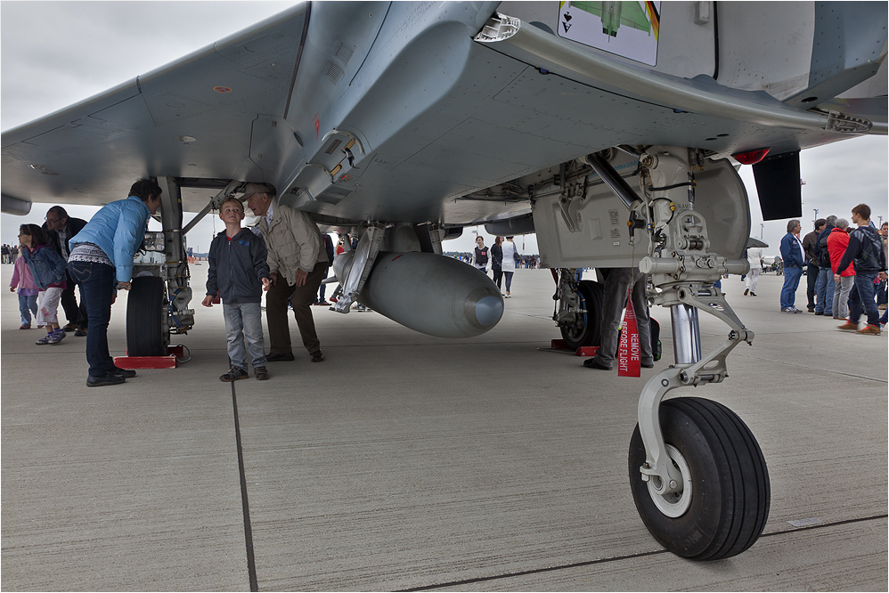 EUROFIGHTER - TOYS FOR BOTH, LITTLE AND BIG CHILDREN?!