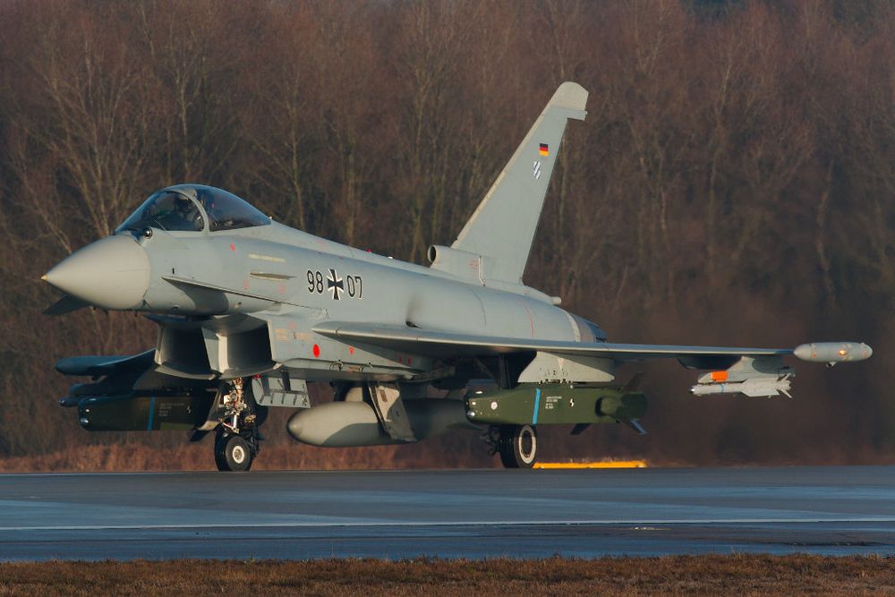 Eurofighter Typhoon - First Flight with Taurus Cruise Missile