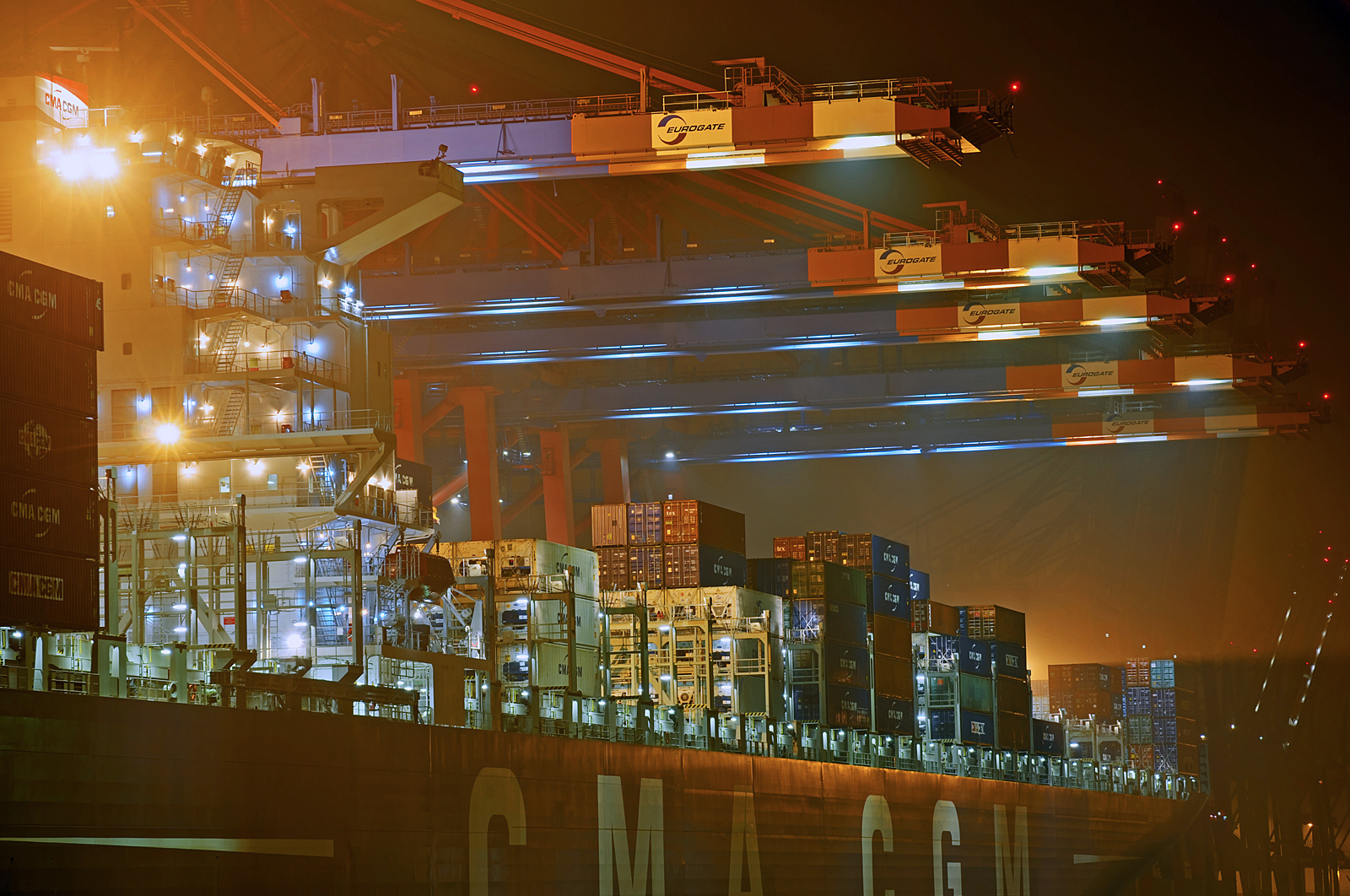 Eurogate Container Terminal im Nebel