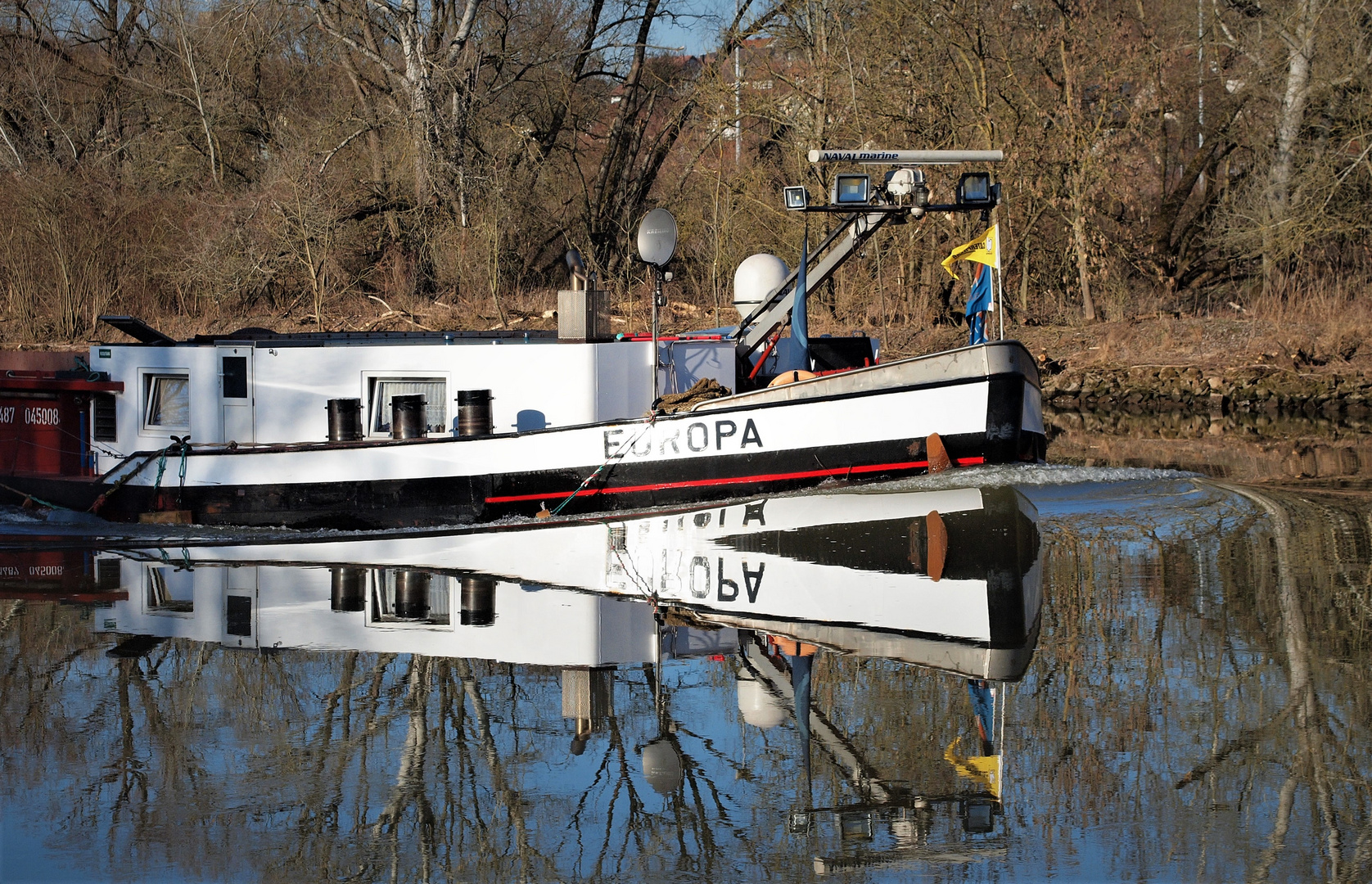 europa - fährt flussauf