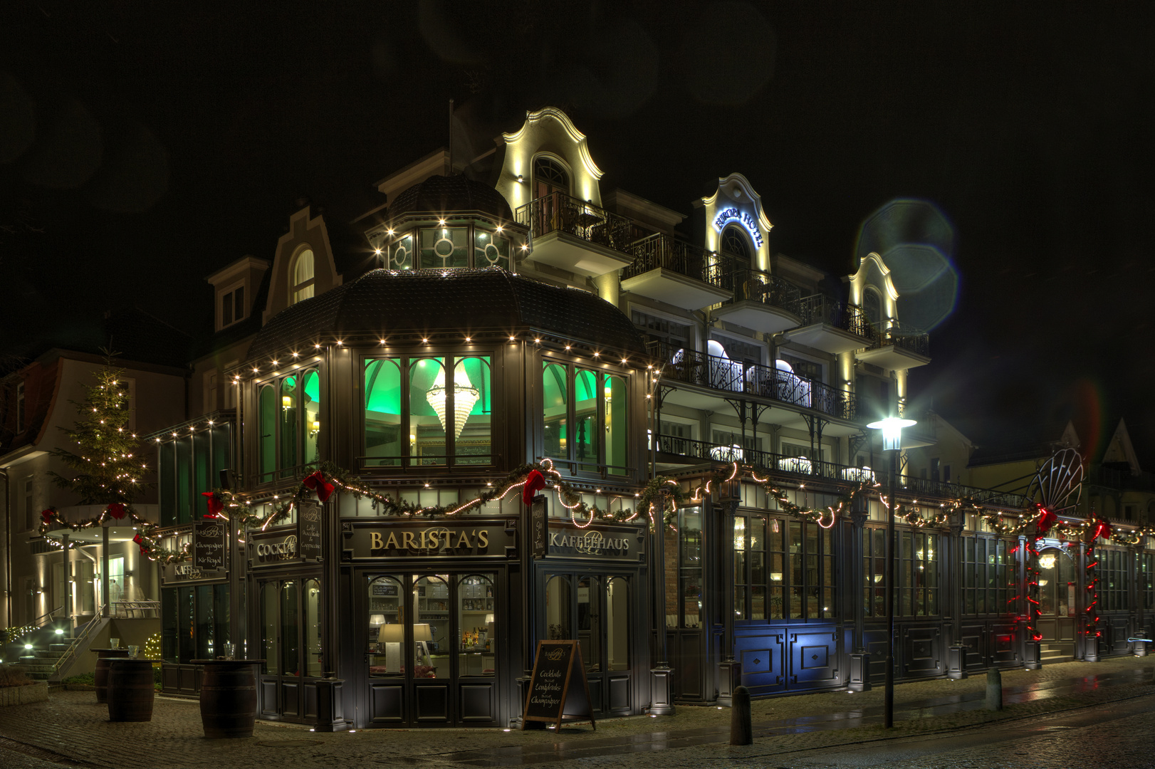 Europa - Hotel  at night