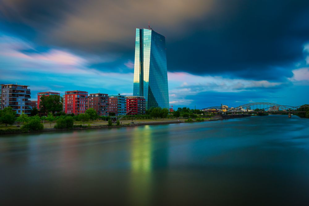Europäische Zentralbank zur blauen Stunde