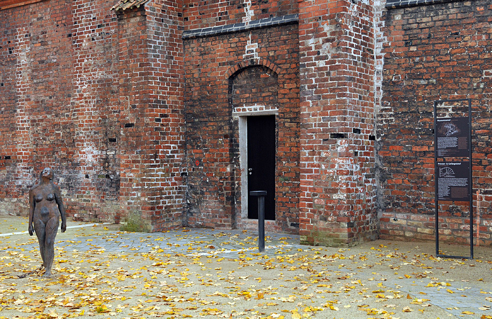 Europäisches Hansemuseum: Gefängnishof 04