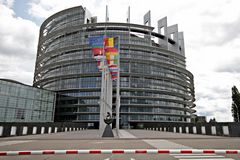Europaparlament mit Barriere