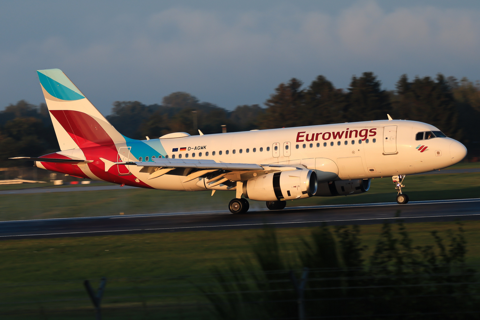 Eurowings Airbus A319 Landung in Hamburg. 