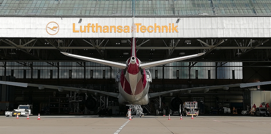 Eurowings Airbus A330 in der Halle 5 in Düsseldorf