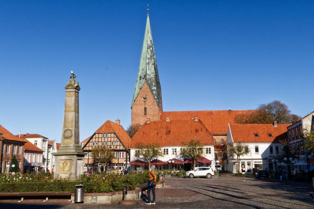 Eutin - Marktplatz mit St. Michaelis