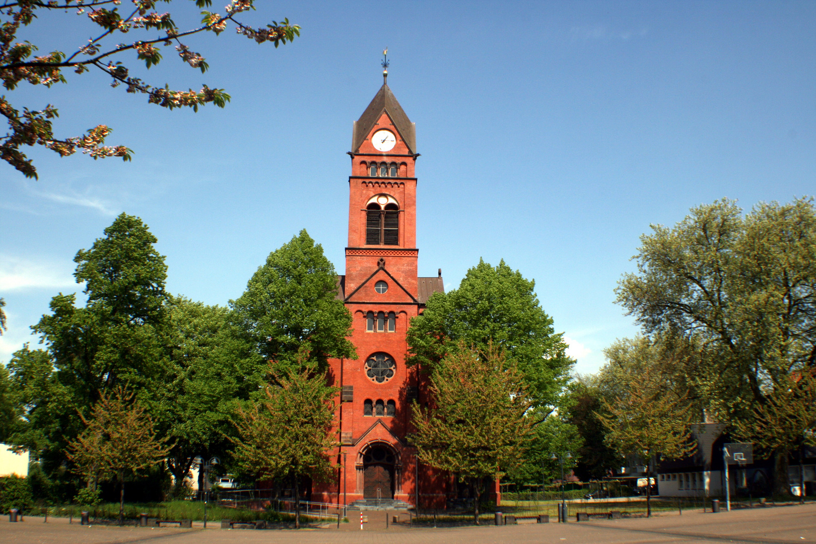 ev. kirche bergmanndom am markt in essen-katernberg