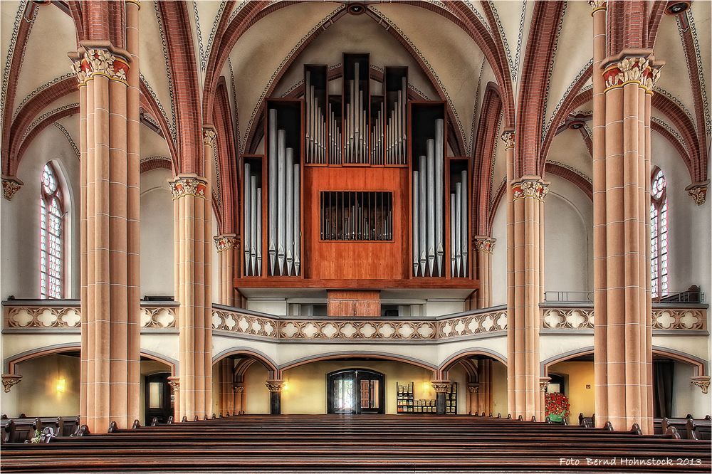 Ev. Kreuzkirche   zu Viersen  .....