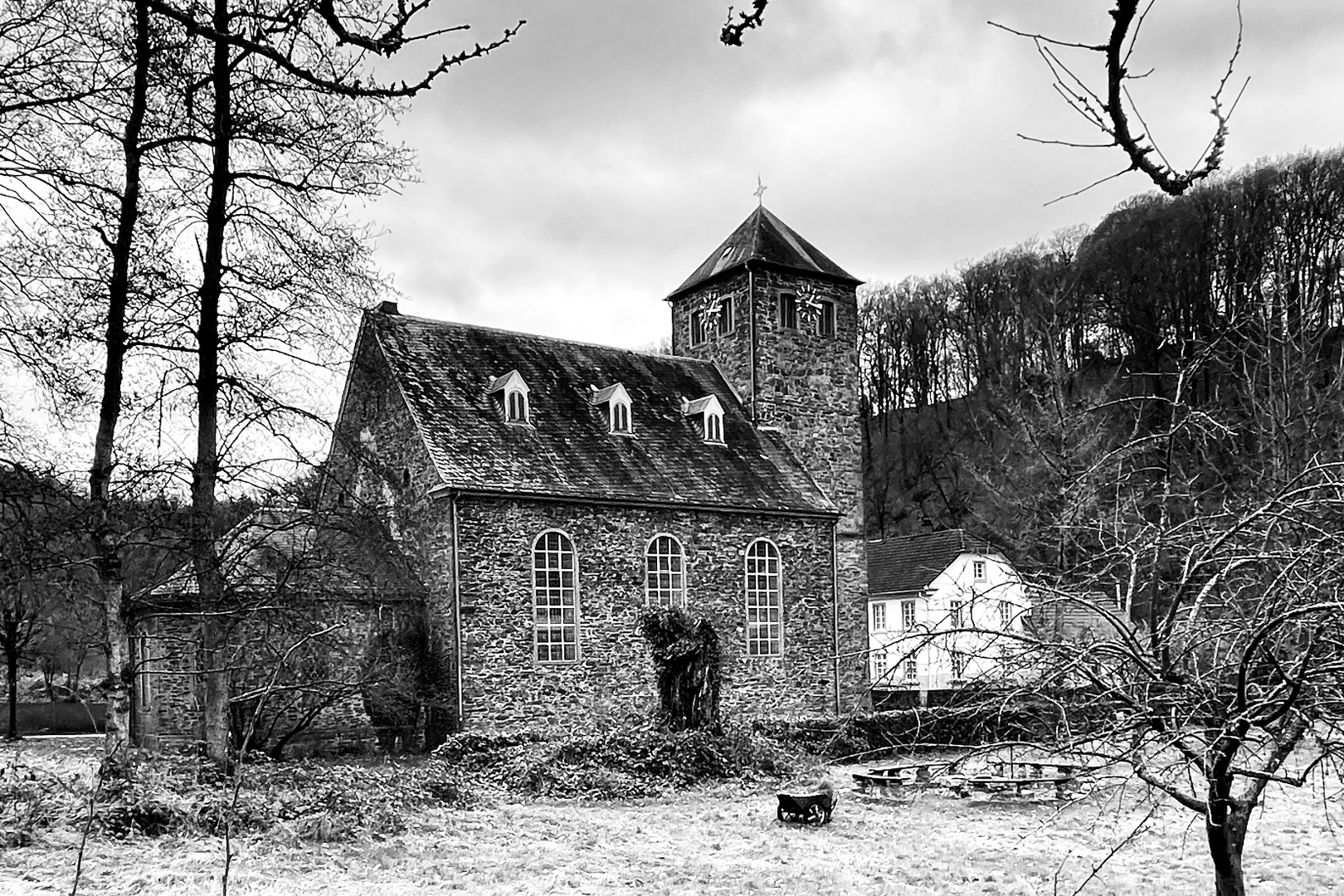 Evangelische Kirche Schloss Burg 01