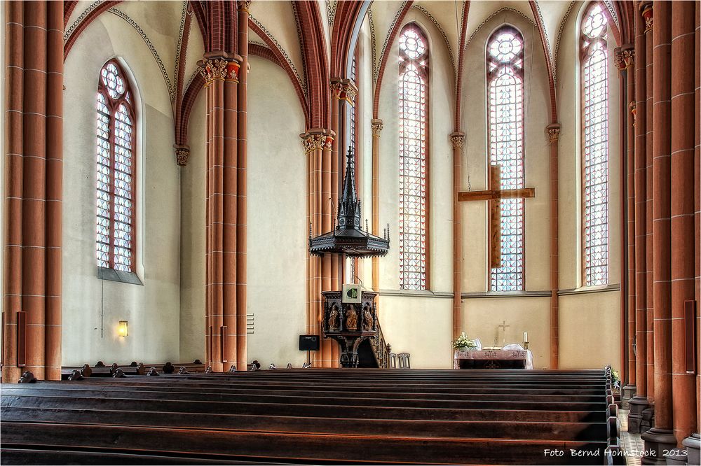 Evangelische Kreuzkirche Viersen  .....