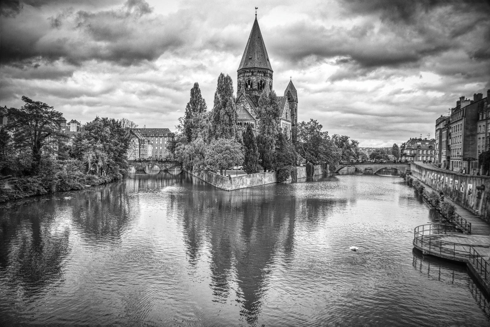 Evangelische Stadtkirche Metz in S/W 