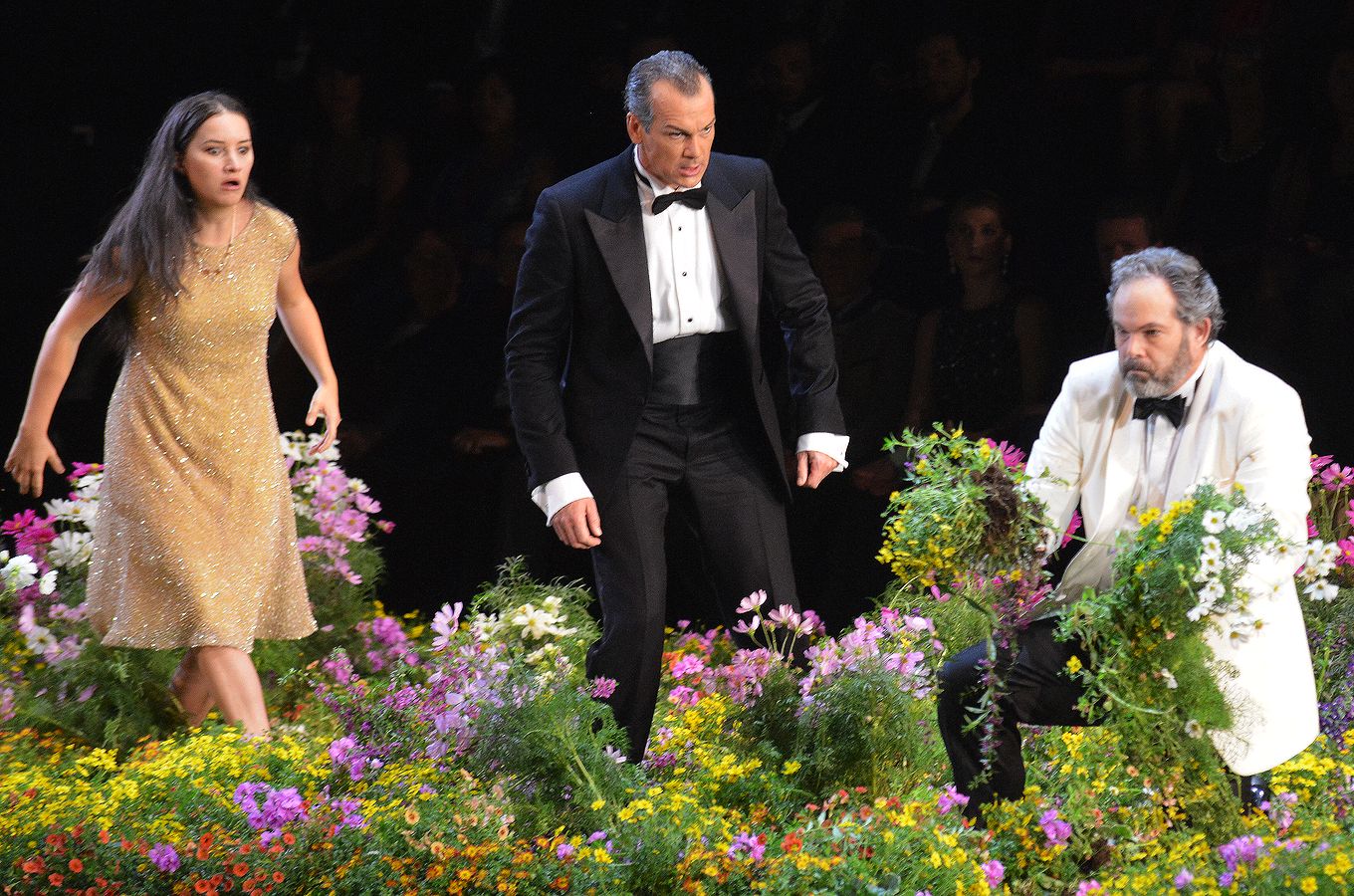  EVELYN HERLITZIUS als Goneril, MATTHIAS KLINK als Graf von Kent und GERALD FINLEY als König Lear 