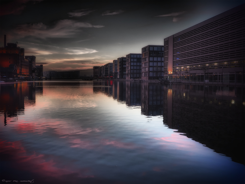 ° evening at the small harbor °