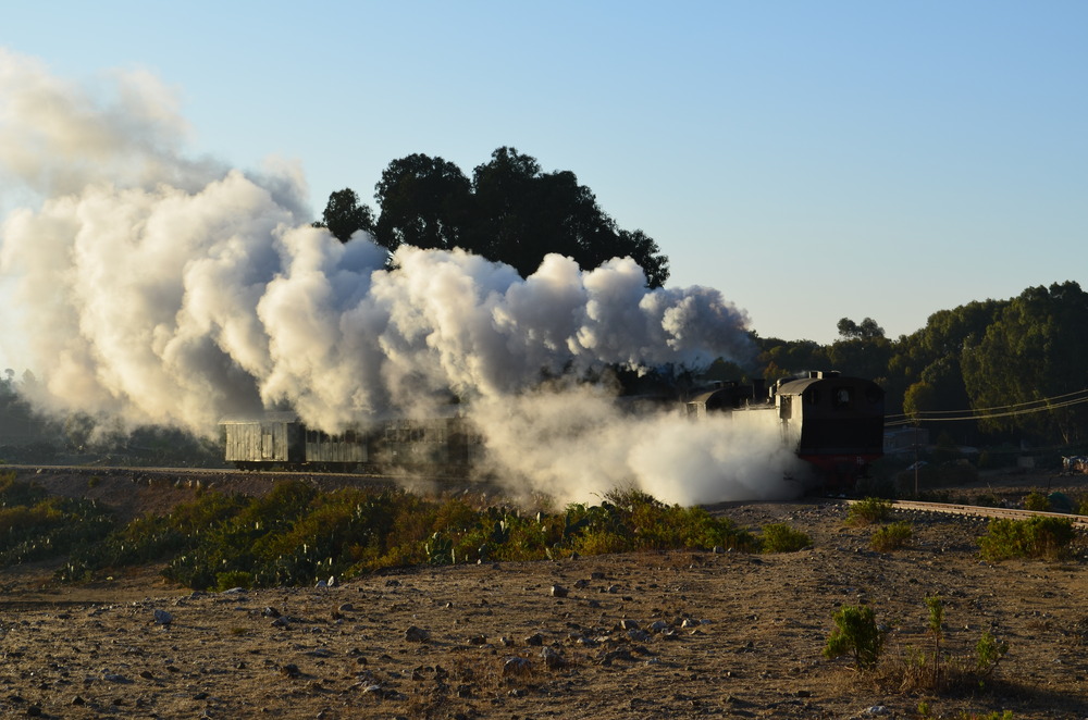 Evening Glint bei Asmara (Eritrea) zum Zweiten (2) oder "Verdampfte Hoffnungen"