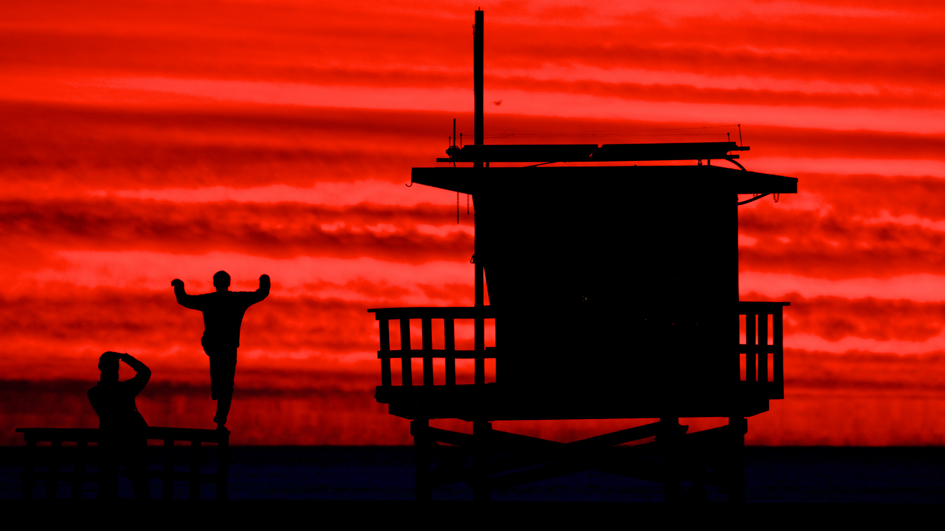 Evening scene at Venice Beach